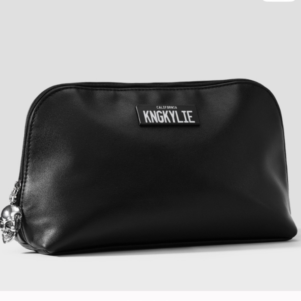 King Kylie pouch with skull charm